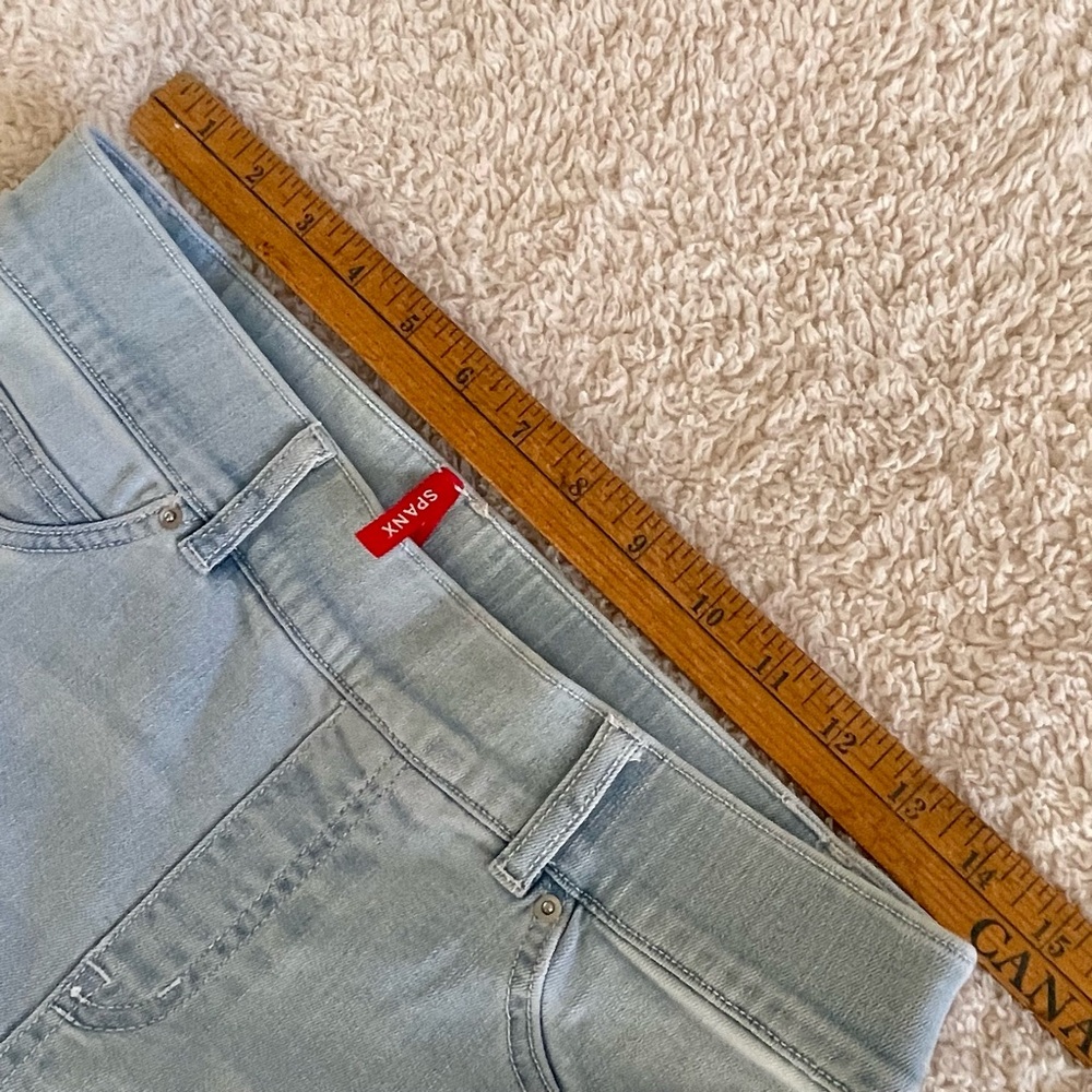 SPANX Light Blue Cotton Blend Stretch Flat Front Flare Leg Denim Jeans Medium - Picture 9 of 13